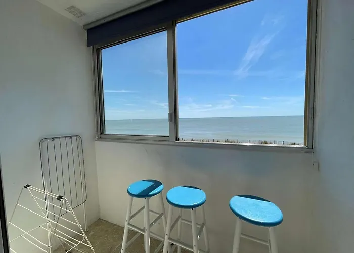 Face A La Pour 4 Personnes Avec Tv - Menage Inclus - - Fr-1-224c-665 *